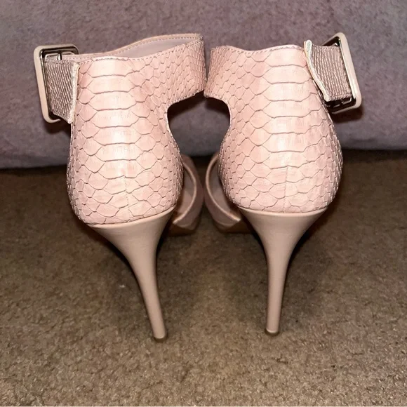 Chinese Laundry size 7.5 women’s pale pink snakeskin platforms - Picture 8 of 12
